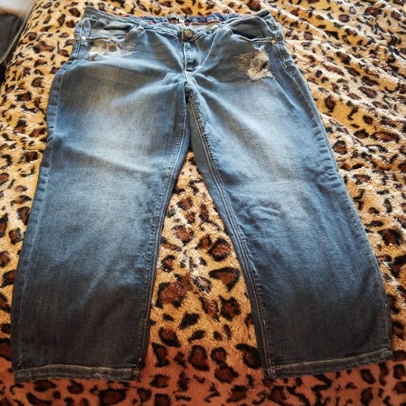 one 5 one Denim - Mid wash jean capris